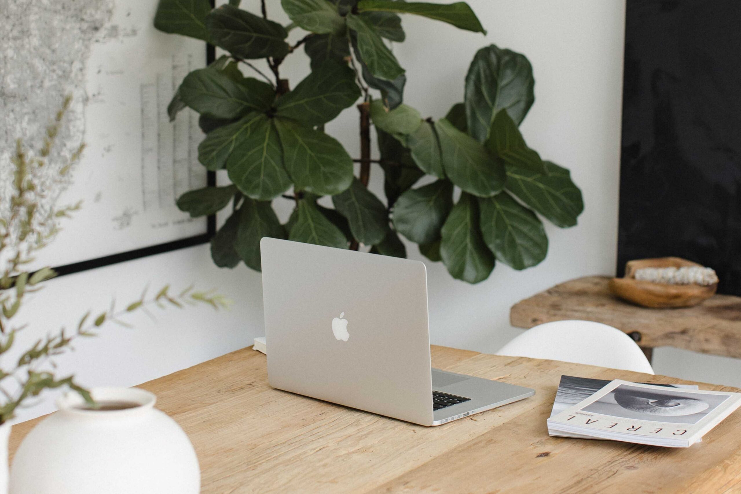 laptop showing blog post "is showit good for SEO?"